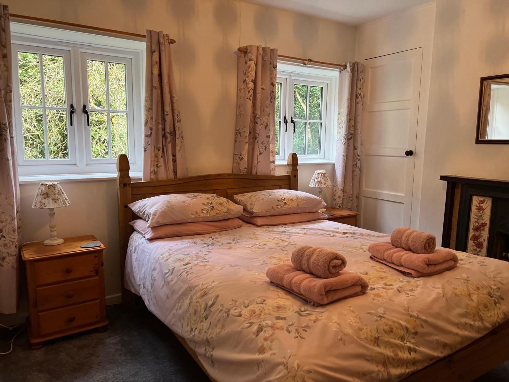 Forestry Cottage. Hot Tub, Open Fire, Dog Friendly Gaywood ภายนอก รูปภาพ